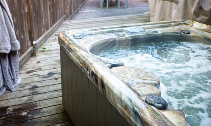 Forestville House | Russian River wine country retreat/Hot tub & BR privacy for couples & families
