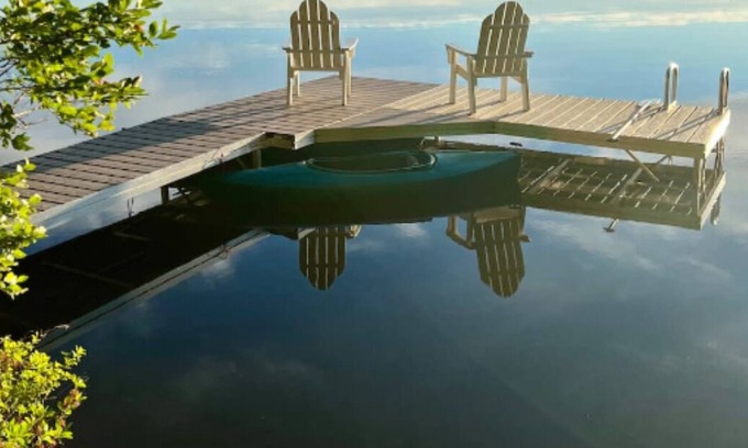 Jaffrey Cottage | Rustic and cozy lakeside cottage