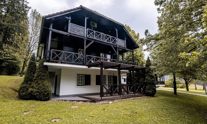 Podcetrtek Apartment | Rustic and Radiant Retreat Apartments with Terrace - Standard One Bedroom Apartment with Terrace