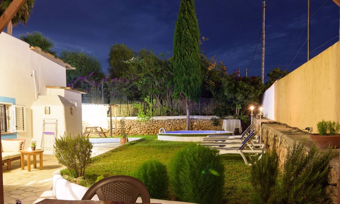 San Antonio Bay Apartment | Rustic apartment 50 m from the beach (ETV-1588-E)