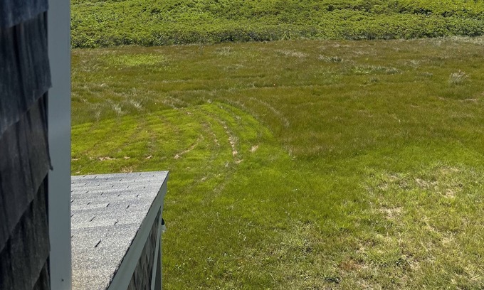 Surfside House | Rustic beach house overlooking Nobadeer beach