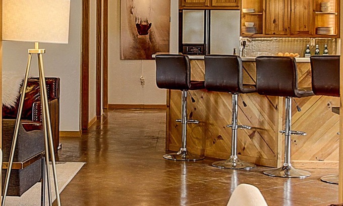 Chico House | Rustic, Beautifully Appointed Cabin in Oak Studded Privacy