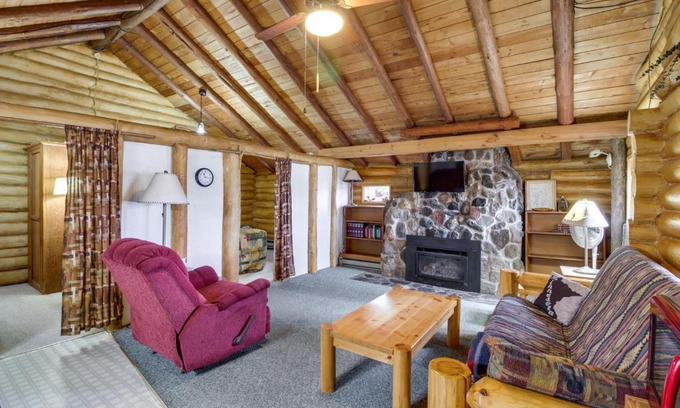 Puposky Apartment | Rustic Bemidji Cabin with Boat and Lake Access!