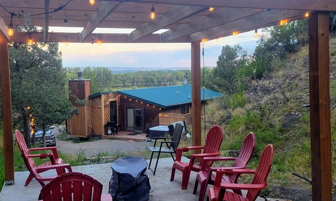 Edgar Cabin | Rustic Bliss at Montana's Secluded Hideaway