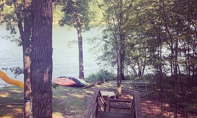 Pequot Lakes Cabin | Rustic Bunkhouse on Lake Ossawinnamakee with lots of amenities!