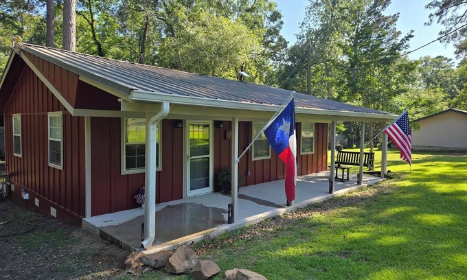 Broaddus Cabin | Rustic Cabin 300 Yards from Free Boat Launch & Swimming Area
