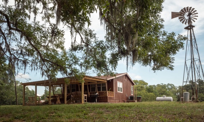 Texas Gulf Coast Region House | Rustic Cabin in the Woods