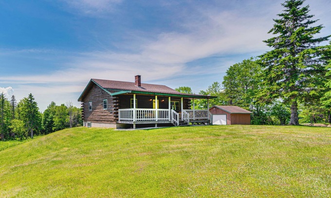 Walden Cabin | Rustic Cabin in West Danville w/Deck & Fire Pit!