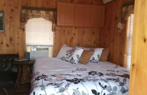 Sundance House | Rustic Cabin near Devils Tower National Monument in Sundance, Wyoming