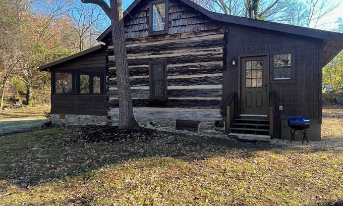Gatlinburg Cabin | Rustic cabin with modern amenities, On the water, 0.4 miles to Downtown!