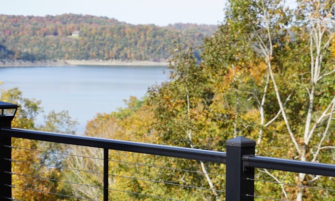 Monticello House | Rustic Cabin - Year Round Lake View