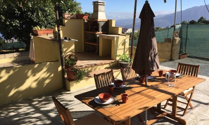 Los Realejos House | RUSTIC CASITA WITH HOT TUB