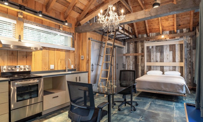 Mauricie House | Rustic Chalet Escape w/River Views & Outdoor Adventures | National Park Nearby