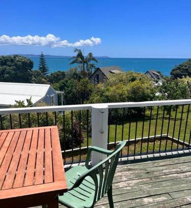 Cable Bay House | Rustic Charmer in Cable Bay