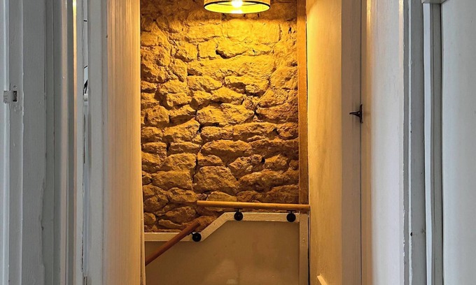 Broadwindsor House | Rustic Cottage in the Countryside