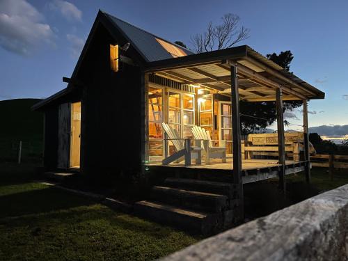 Haumoana Villa | Rustic country Cottage