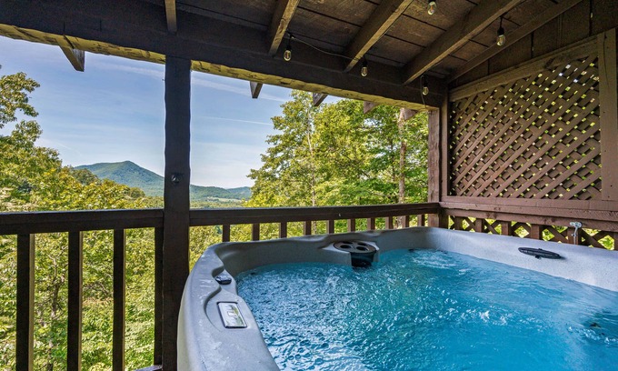 Gatlinburg - Pigeon Forge Cabin | Rustic, Cozy, Charming Cabin with a view!