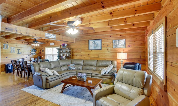 Celina Cabin | Rustic Dale Hollow Lake Cabin - Private Hot Tub!