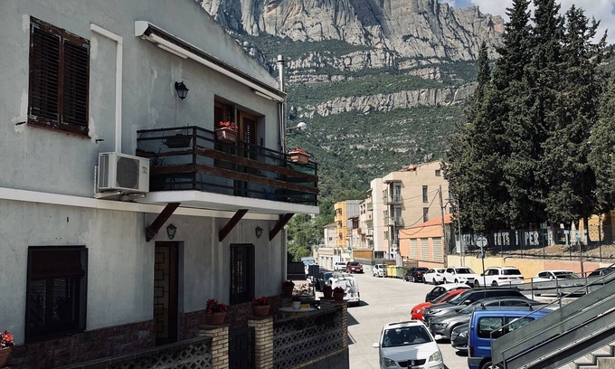 Monistrol de Montserrat Apartment | Rustic, spacious apartment next to the Montserrat mountain