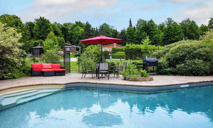 Nominingue Ski Chalet | Rustic experience with heated pool and spa
