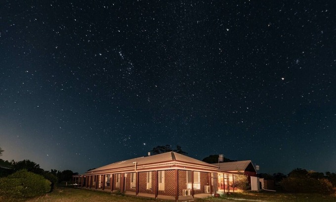 Bagshot Other | Rustic Farm House Stay- Bendigo w/pool and spa. Pet Friendly!