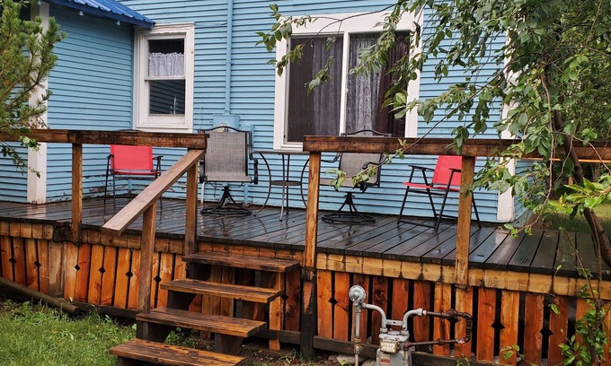 Augusta House | Rustic Farmhouse-Walk to Main Street Augusta