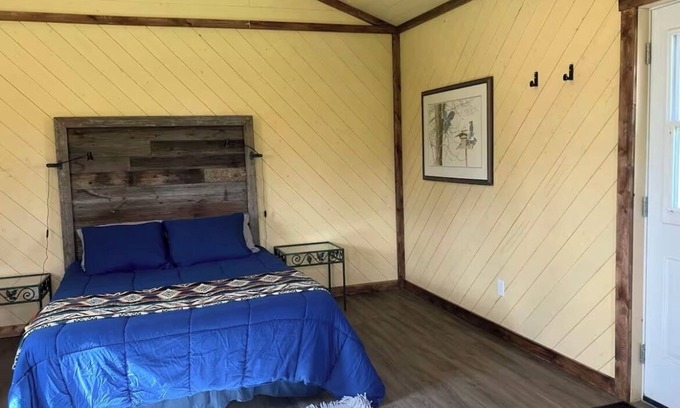 Herbert House | Rustic getaway north of Herbert