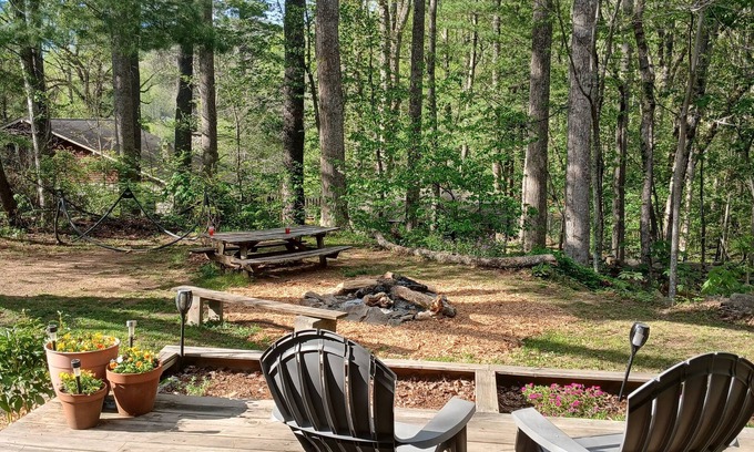 Gerton Cottage | Rustic Hillside Hideaway. A cozy cottage perfect for 2! Hikers paradise! Hot tub