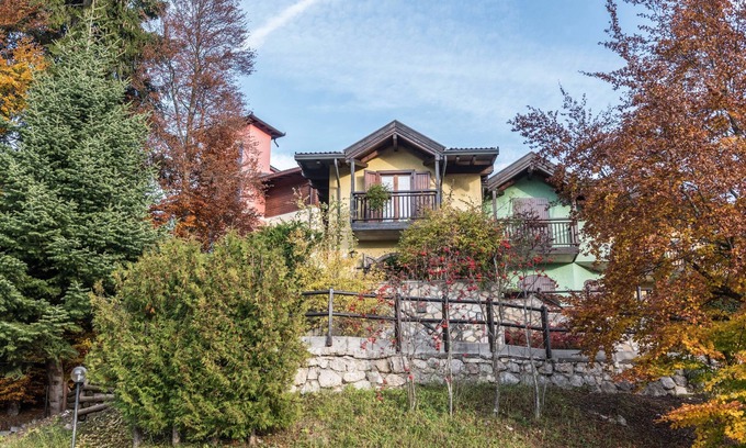 Folgaria House | Rustic Holiday Apartment “Serrada”, Mountain View, Garden and Balcony