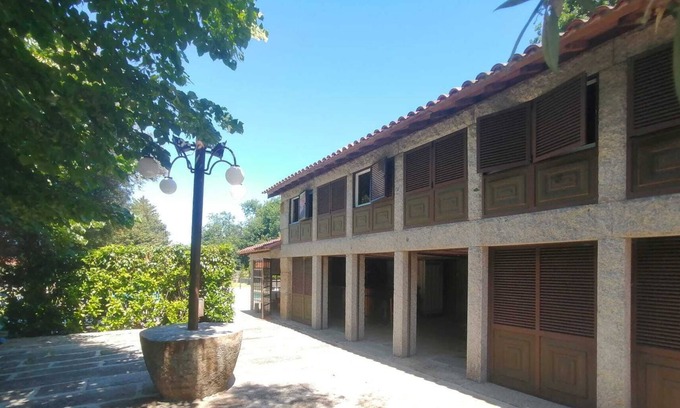 Sao Jorge de Selho House | Rustic House With Pool and Barbecue