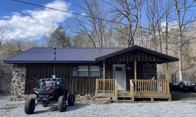 Newcomb Cabin | Rustic K&M Retreat: Fire Pit, Trail Access