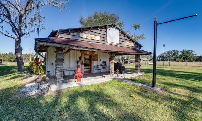Wellborn Apartment | Rustic Lake City Studio Near Ichetucknee Springs!