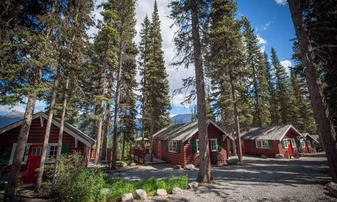 Lake Louise Cabin | Rustic Lake Louise Cabin | Fireplace & Balcony