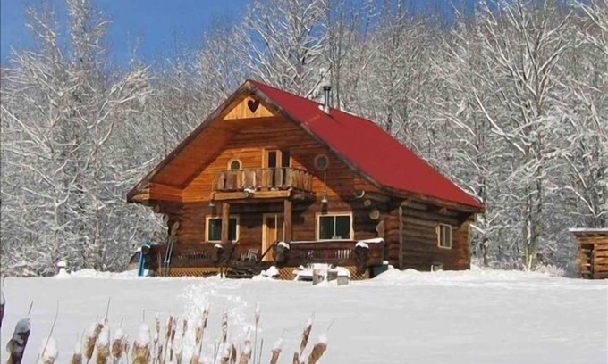 Fultonham Cabin | Rustic Log Home, Pond and Stream, Near Ski Mtns, Great Prices
