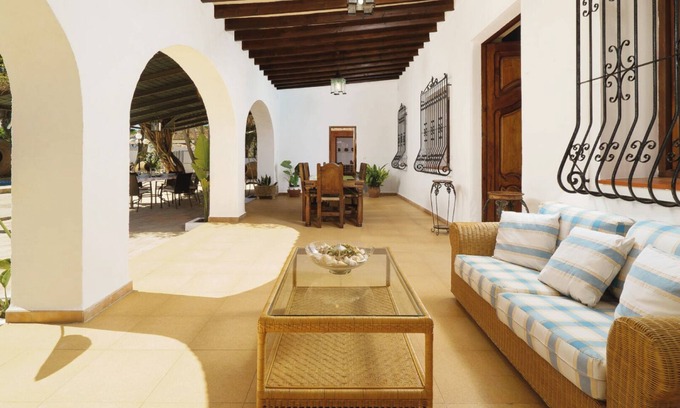Paratella Villa | RUSTIC MEDITERRANEAN STYLE 6 / 8P. RECENTLY REFURBISHED WITH PRIVATE POOL