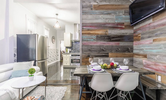 Parkdale Apartment | Rustic Modern 2 Bedroom Stylish Suites w/Private Terrace Downtown Toronto