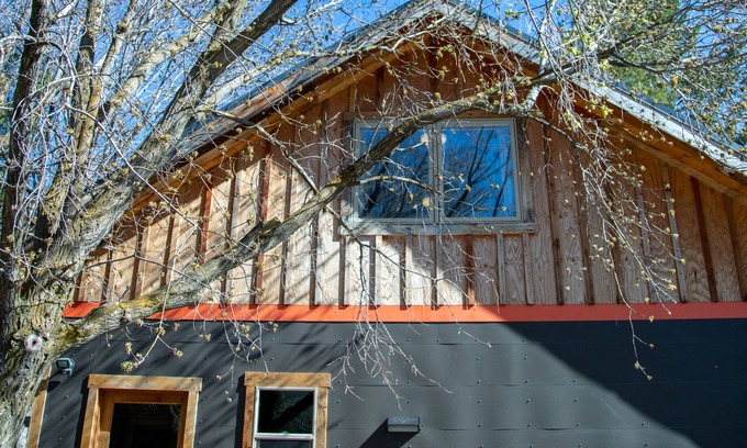 East Missoula House | Rustic modern Montana Loft near Clark Fork River