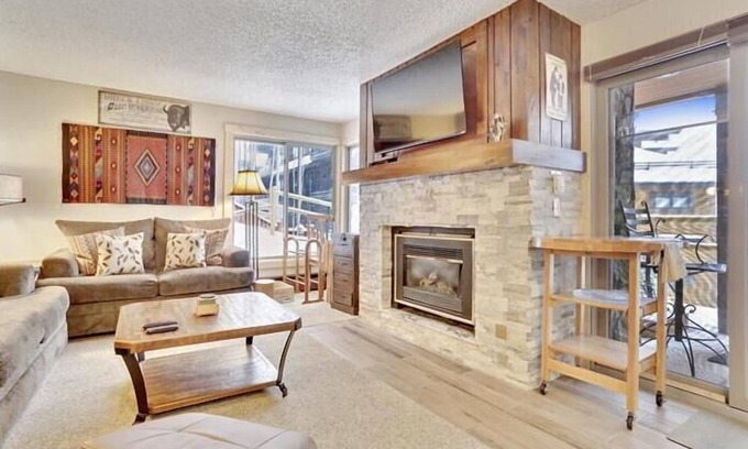 Breckenridge Condo | Rustic Mountain 2 Bedroom Condo