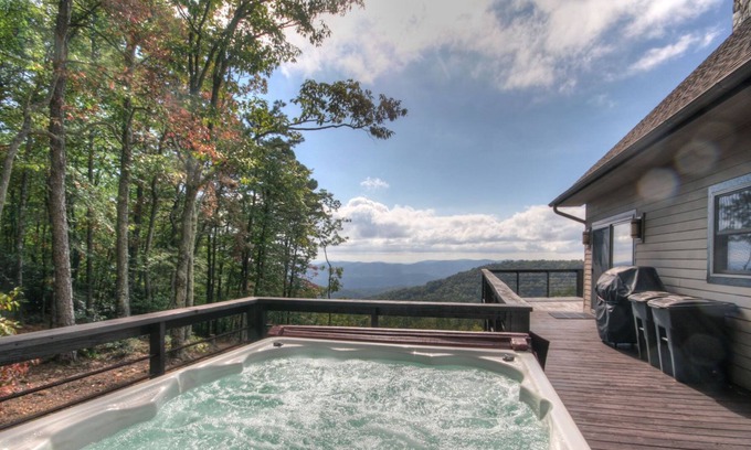 Lenoir House | Rustic Mountain Getaway with Hot Tub