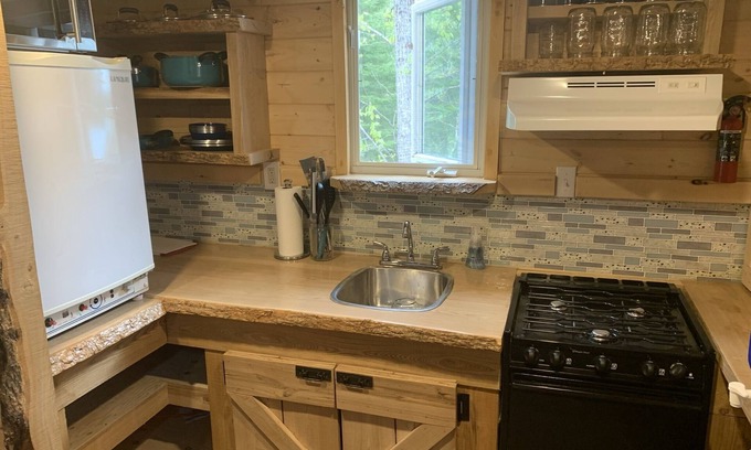 Northern Ontario Cabin | Rustic off grid cabin