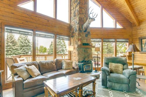 Pagosa Springs House | Rustic Pagosa Lakes Cabin with Deck and Grill!