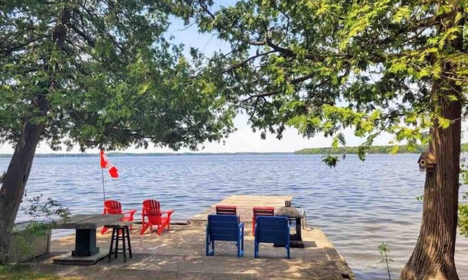 Pleasant Point Cottage | Rustic Pines Waterfront Cottage *CLEAR WATER*
