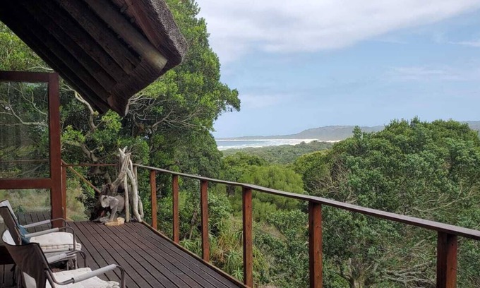Oyster Bay Ski Chalet | Rustic remote beautiful home close to beach and African bush