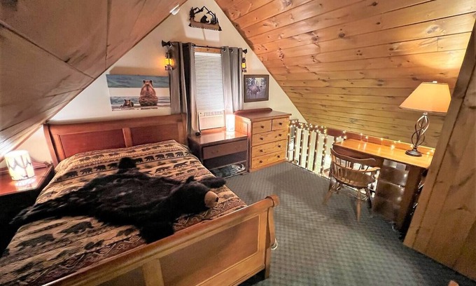 Plymouth Apartment | Rustic Retreat: 3 min walk to downtown Plymouth, gateway to the White Mountains