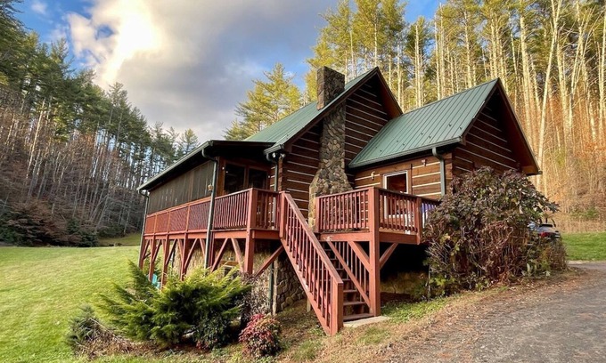 West Jefferson House | Rustic Retreat at Barn on the New - West Jefferson