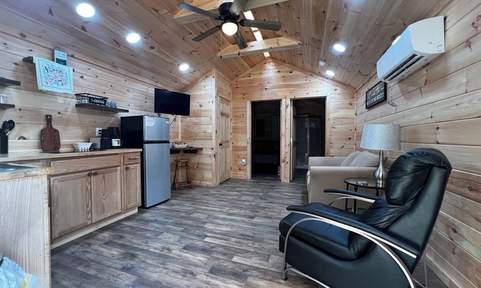 Betsy Layne Cabin | Rustic Retreat at Backwoods Bungalow – Secluded Cabin with Modern Comforts