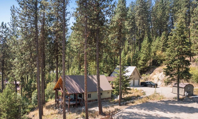 Garden Valley Cabin | Rustic Retreat Cabin view of Terrace Lakes Golf Course
