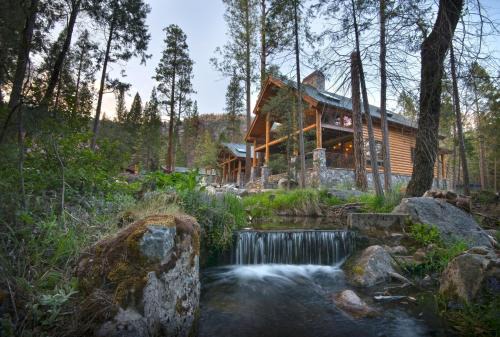 North Wawona House | Rustic Retreat