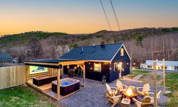 Stanley Cabin | Rustic Ridge Hot Tub Outdoor theater EVChrg Arcade