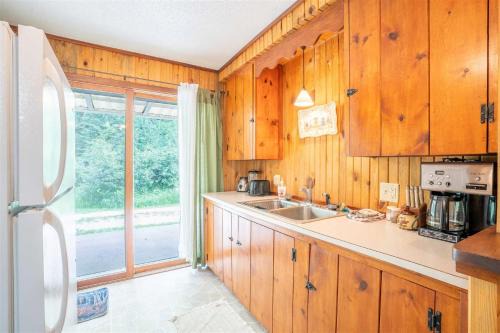 Custer House | Rustic Roost Log Cabin